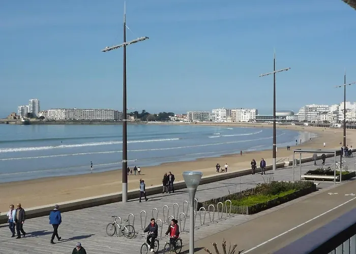 Lumineux Avec Balcon Et Parking Proche - Fr-1-92-608 * Les Sables-dʼOlonne