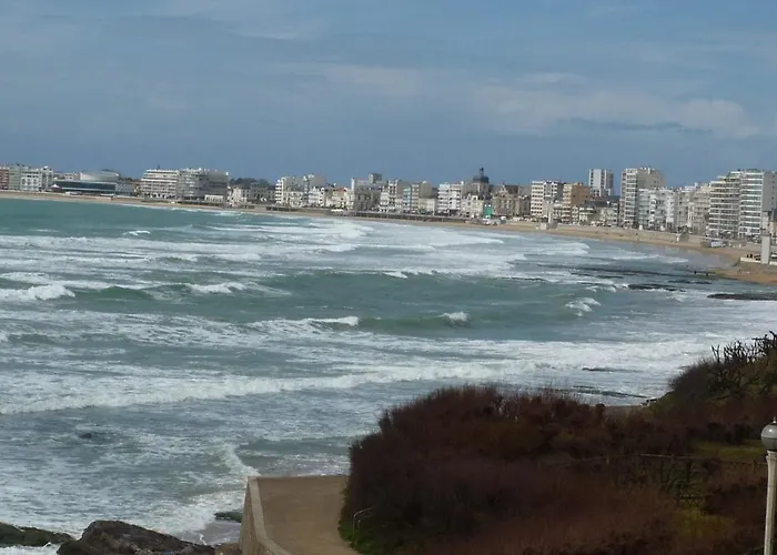 דירה Lumineux Avec Balcon Et Parking Proche - Fr-1-92-608 *