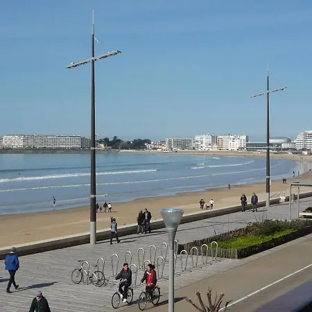 Lumineux Avec Balcon Et Parking Proche - Fr-1-92-608 * Les Sables-dʼOlonne