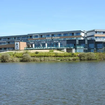 Lumineux Avec Balcon Et Parking Proche - Fr-1-92-608 * Les Sables-dʼOlonne