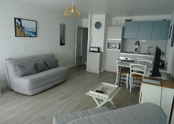 아파트 Lumineux Avec Balcon Et Parking Proche - Fr-1-92-608 *